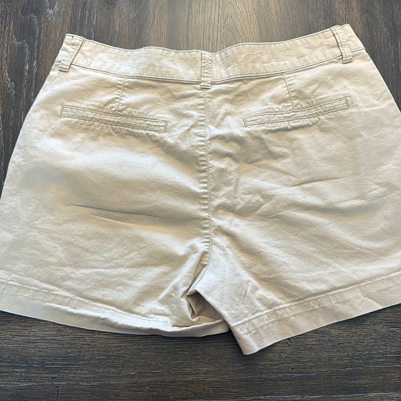 🔴 OLD NAVY KHAKI HIGH RISE SHORTS SIZE 8 - Picture 3 of 3